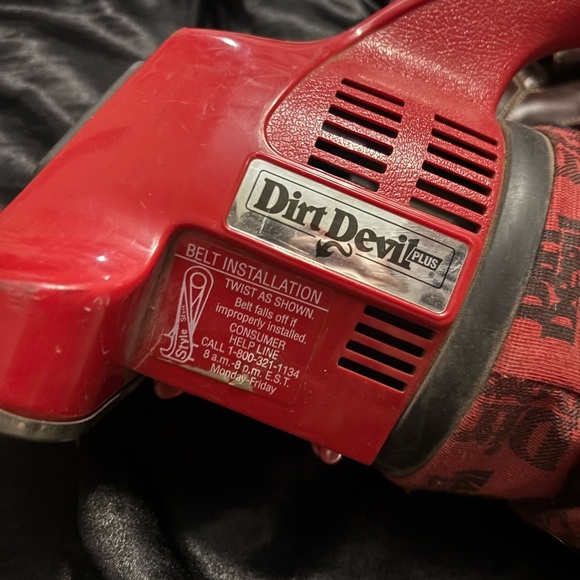 Royal Dirt Devil 103 Hand Held Vacuum Cleaner - Red Vintage Corded Tested Works - Picture 3 of 13